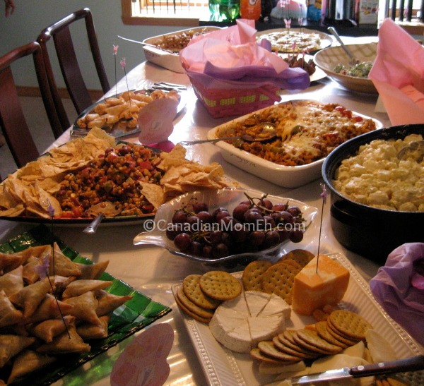 party food spread, kids birthday parties, canadianmomeh, what to serve at a kids party, martha stewart, top canadian mommy blogger, blogger, fariha naqvi-mohamed